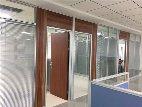 86款內(nèi)鋼外鋁雙玻百葉隔斷