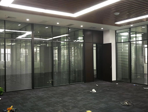  武漢辦公室玻璃隔斷